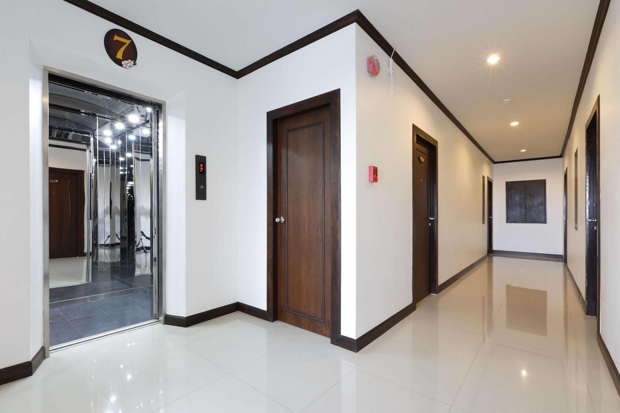 Sri Boutique Hotel Patong Exteriör bild