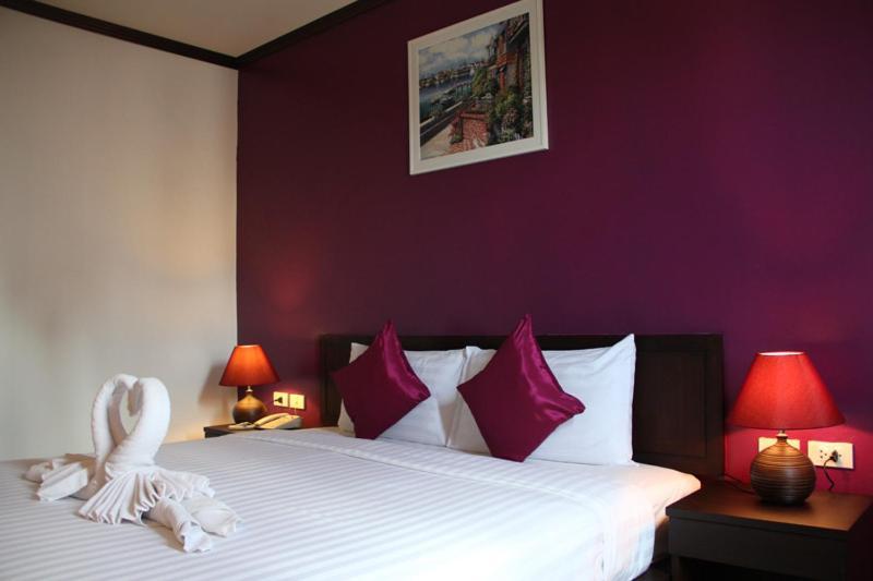 Sri Boutique Hotel Patong Exteriör bild