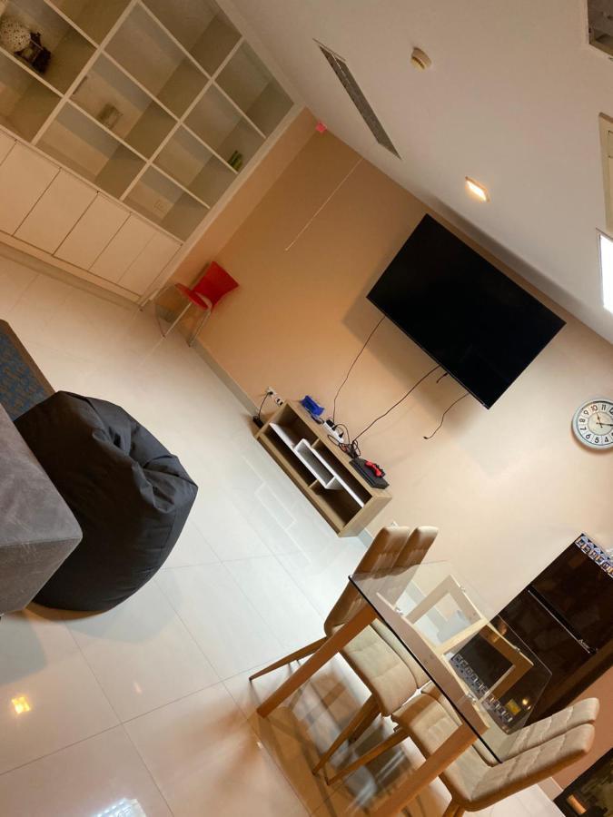 Sri Boutique Hotel Patong Exteriör bild